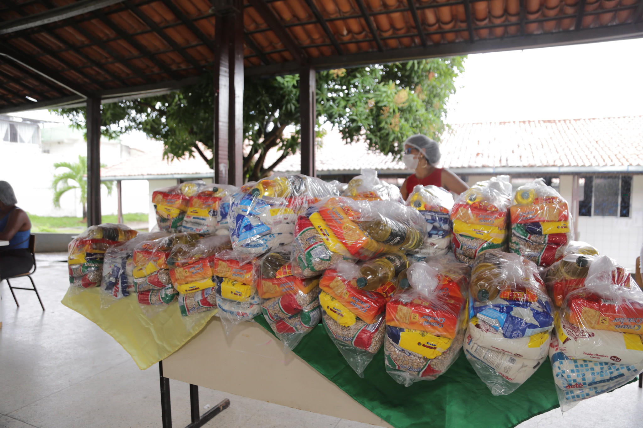Prefeitura far� entrega de mais 28 mil kits alimenta��o para alunos da rede municipal