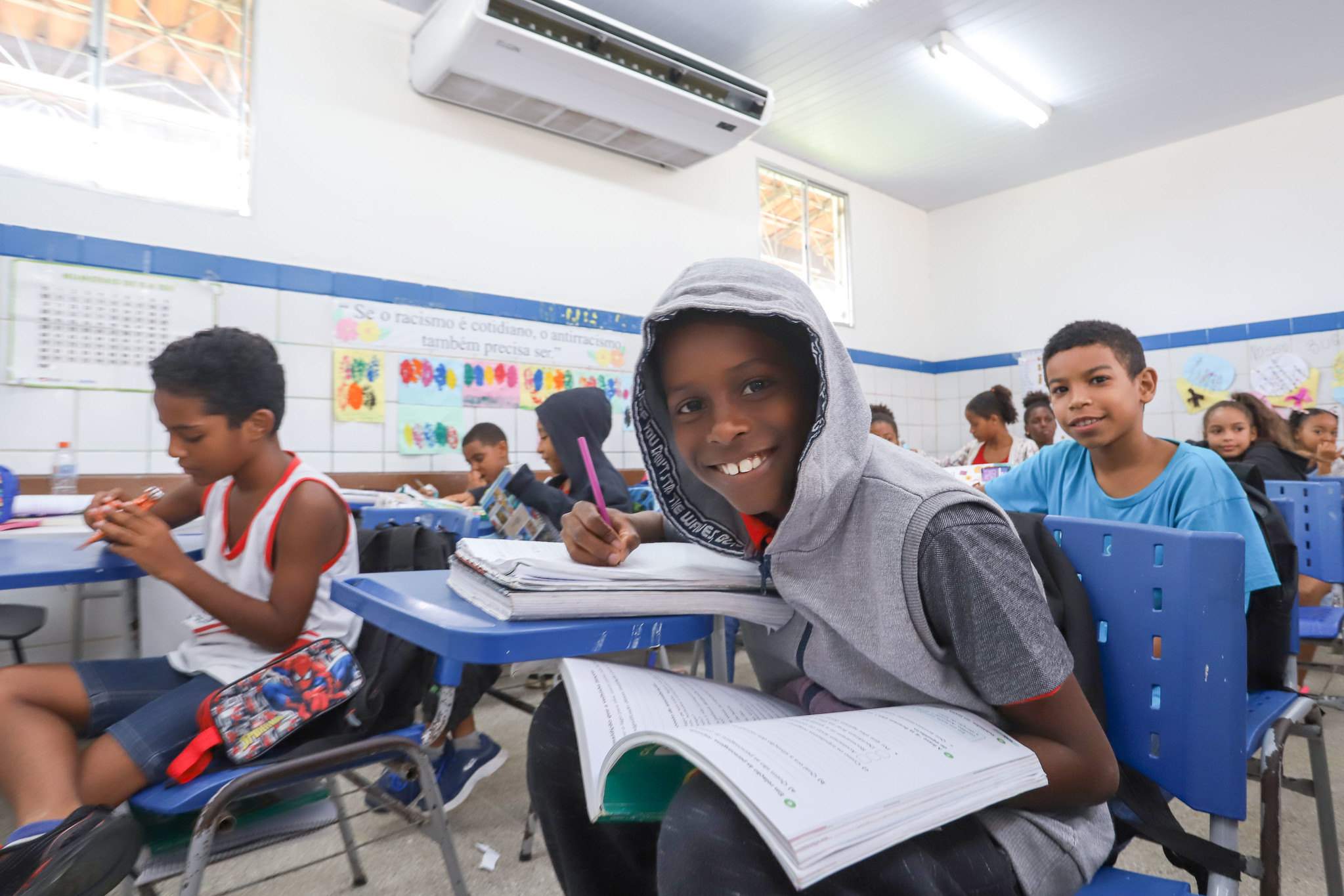 Prefeitura j climatizou mais de 40% das escolas da rede municipal em Lauro de Freitas