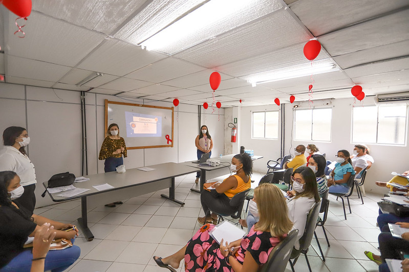 Com protocolos j� definidos, Lauro de Freitas treina profissionais de sa�de para aplicar vacina contra Covid-19 em crian�as