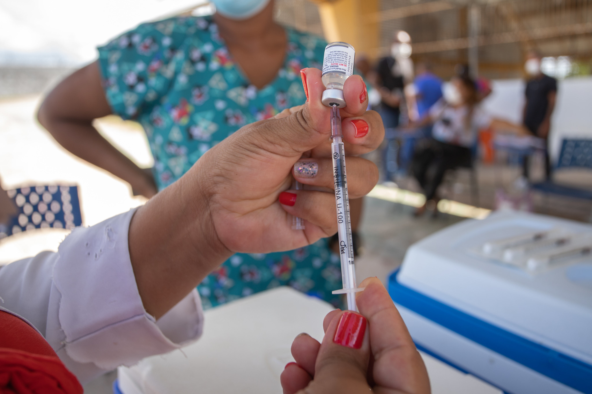 Lauro de Freitas vacina com a bivalente pessoas com comorbidades acima de 12 anos; veja outros p�blicos