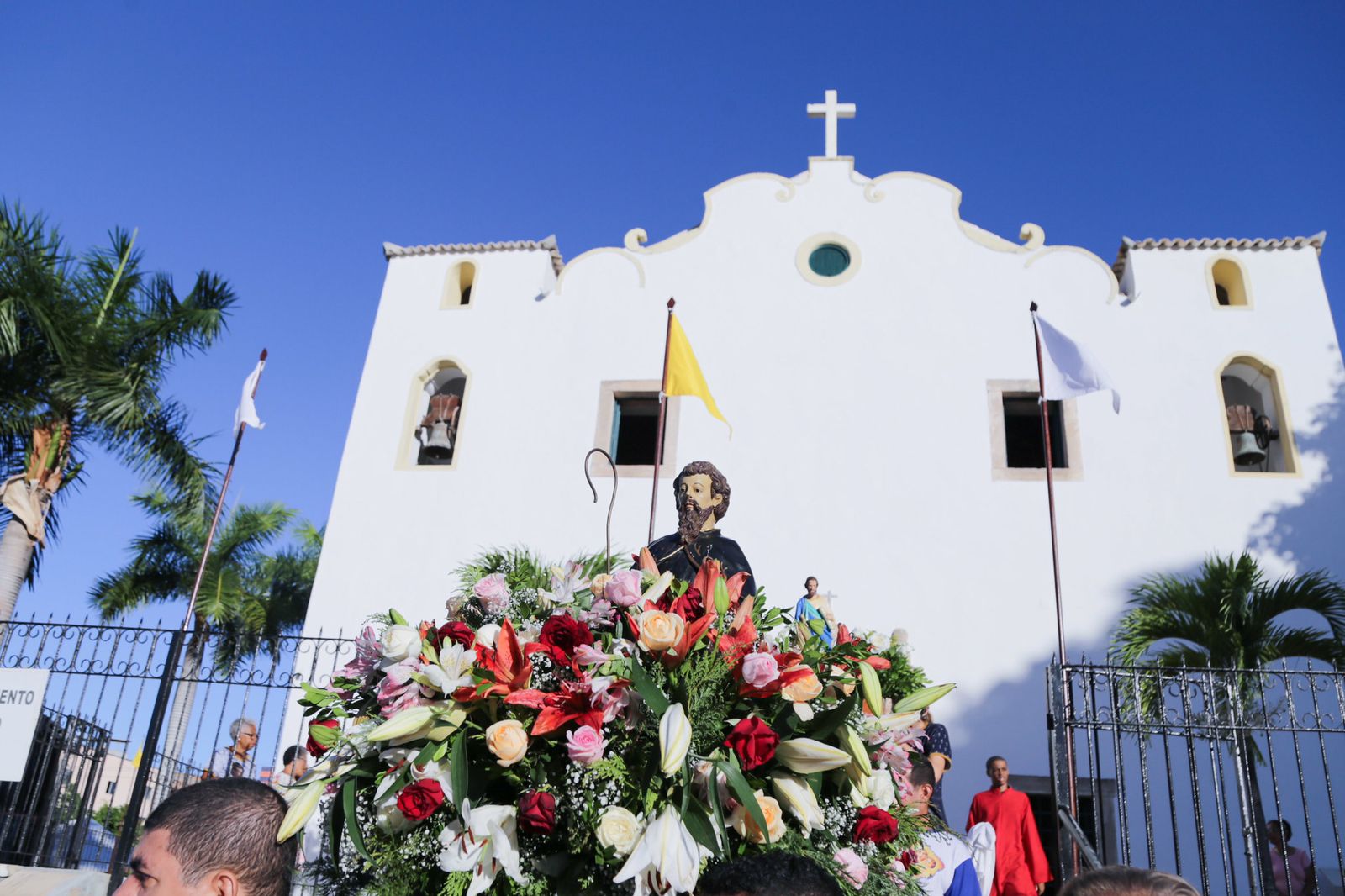 Lauro de Freitas celebra o padroeiro Santo Amaro de Ipitanga com missa, carreata e muita f�    