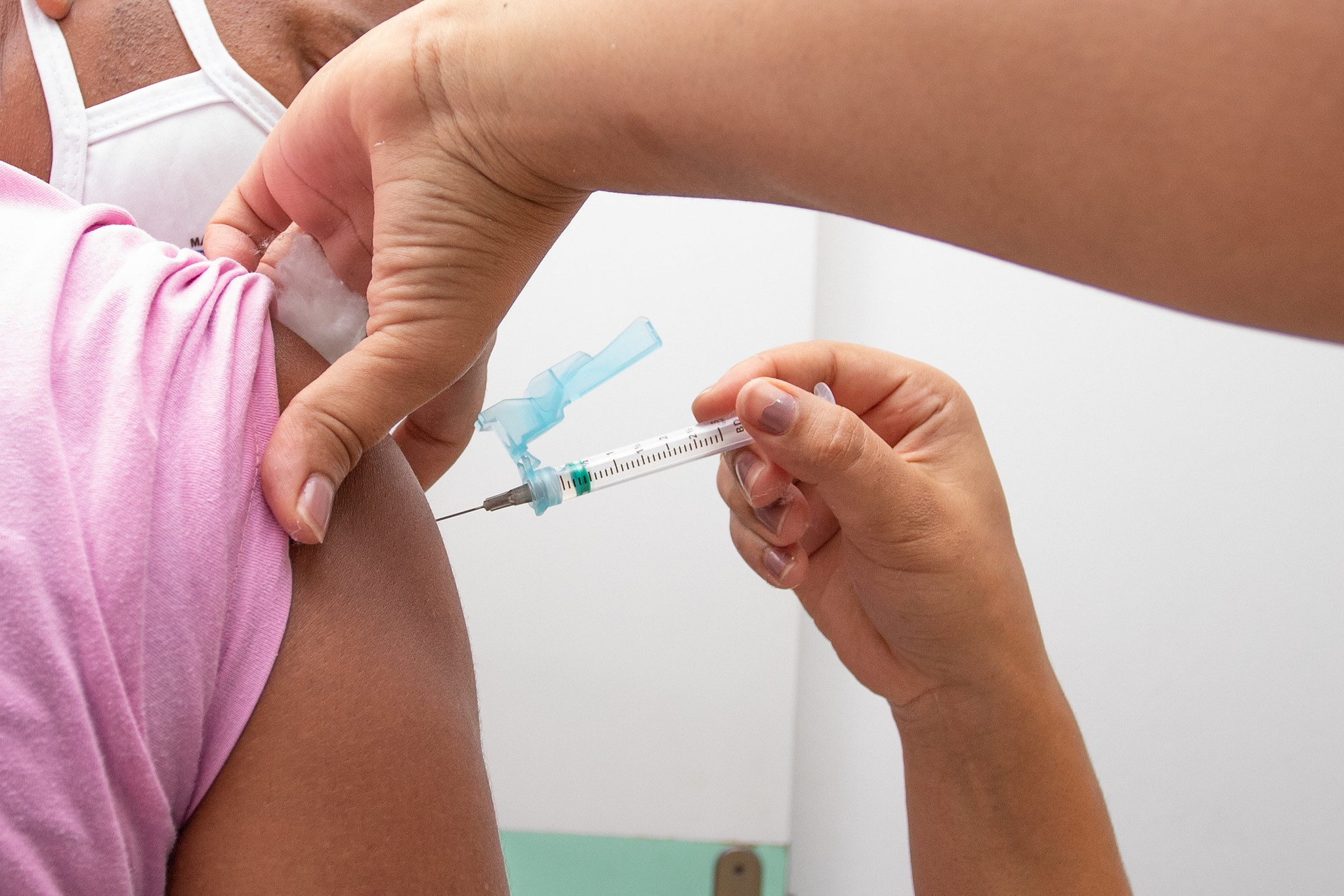 Lauro de Freitas aplica 3� dose de vacina contra Covid-19 em p�blico a partir de 20 anos nesta quarta-feira (6) 