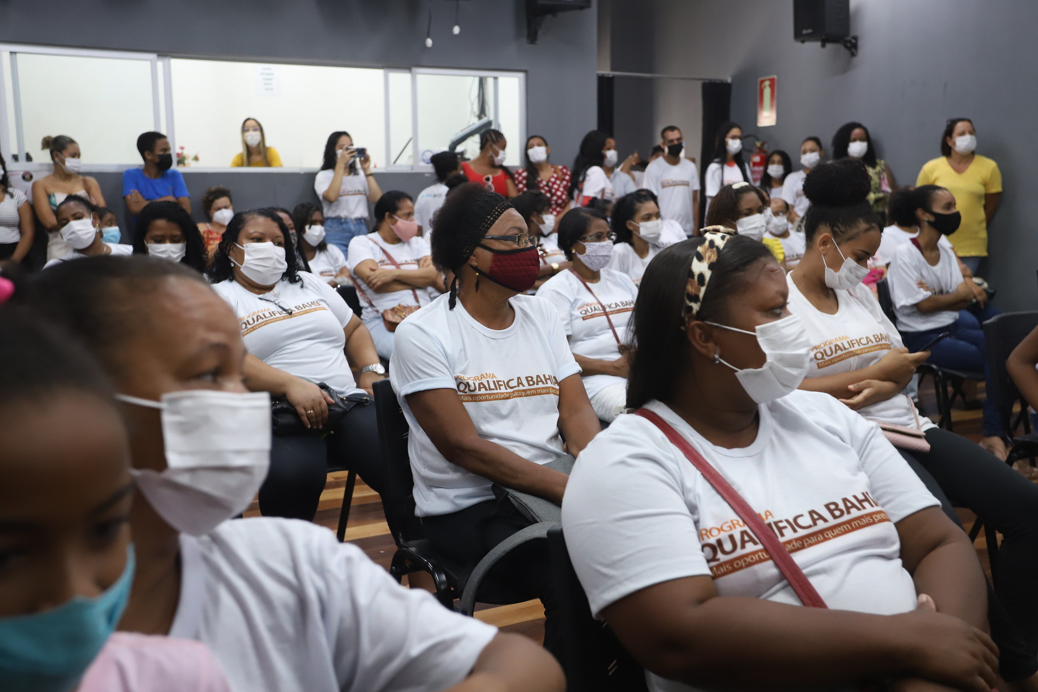 Qualifica Bahia capacita 240 pessoas em Lauro de Freitas com cursos profissionalizantes