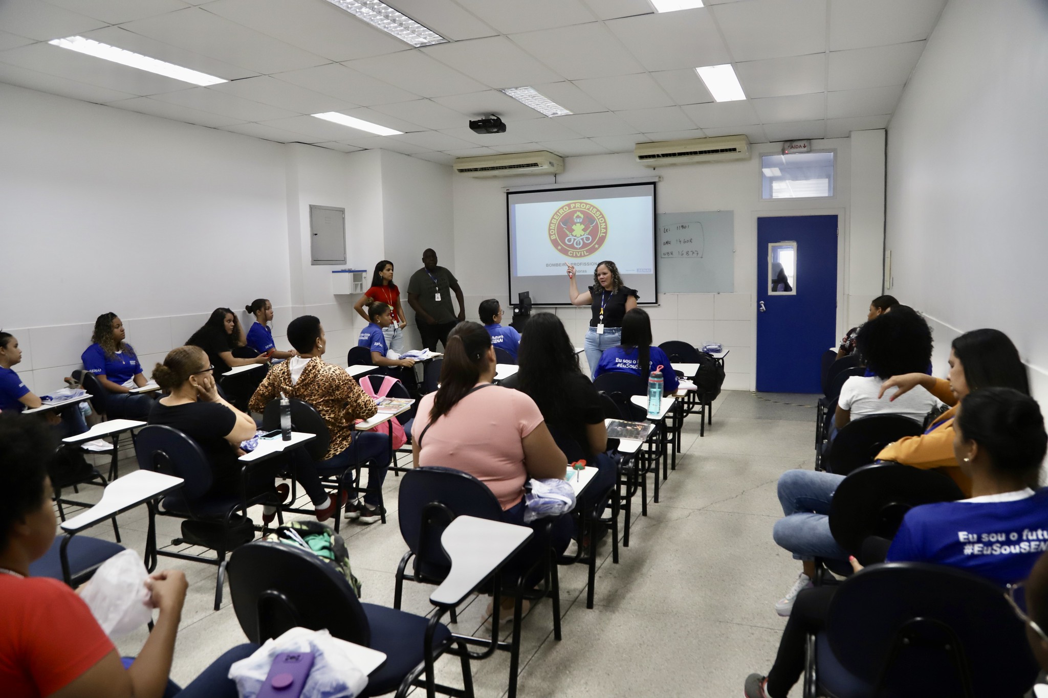 SPM inicia curso de Bombeiro Civil em Lauro de Freitas; mulheres comemoram oportunidade