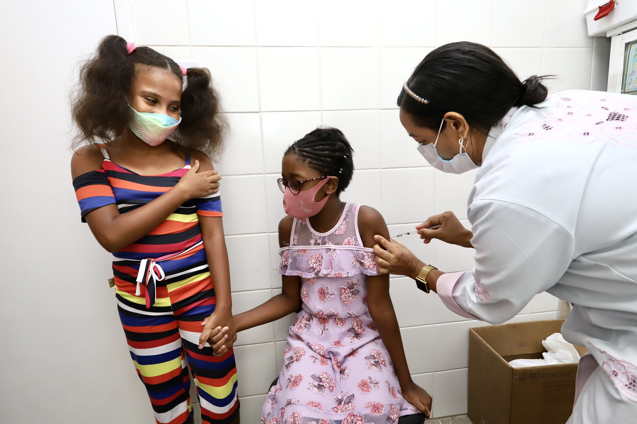 Em Lauro de Freitas, vacina��o infantil continua nesta segunda (24) para crian�as de 8 a 11 anos sem comorbidades; 2� dose tamb�m ser� aplicada   