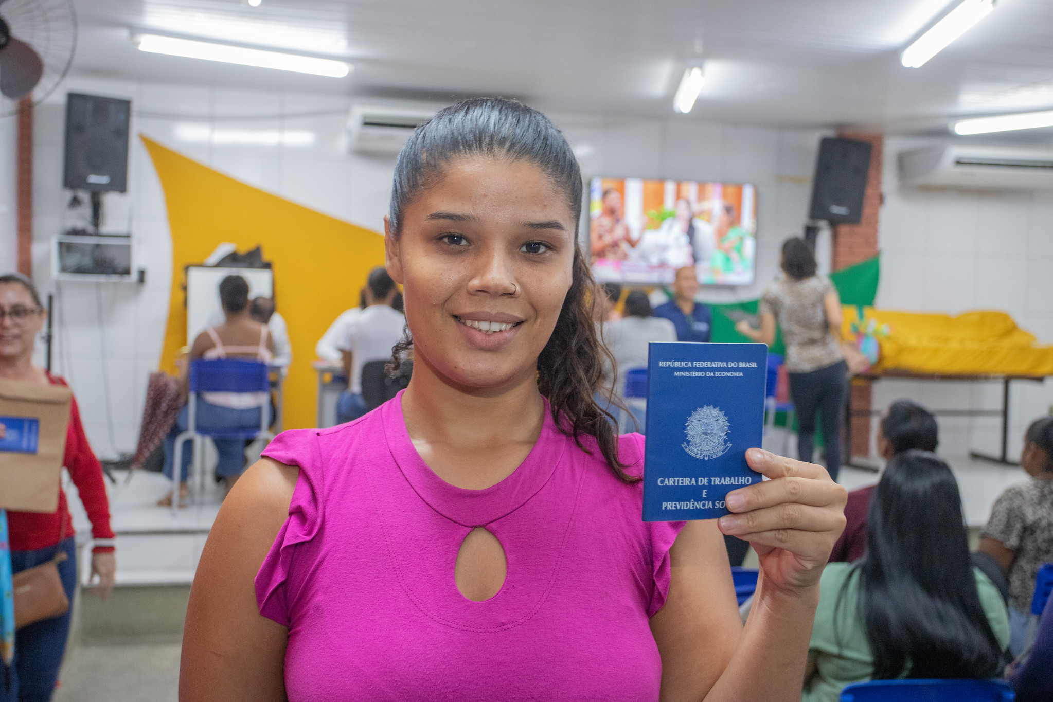 Prefeitura de Lauro de Freitas, em parceria com o SineBahia, oferece 100 vagas de telemarketing; veja como se candidatar