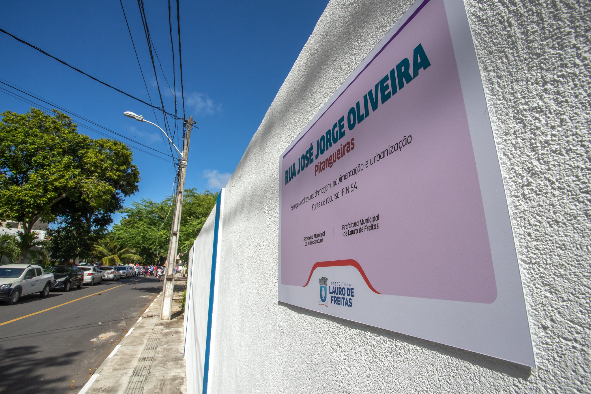 Obras de pavimenta��o transformam ruas do bairro de Pitangueiras em Lauro de Freitas