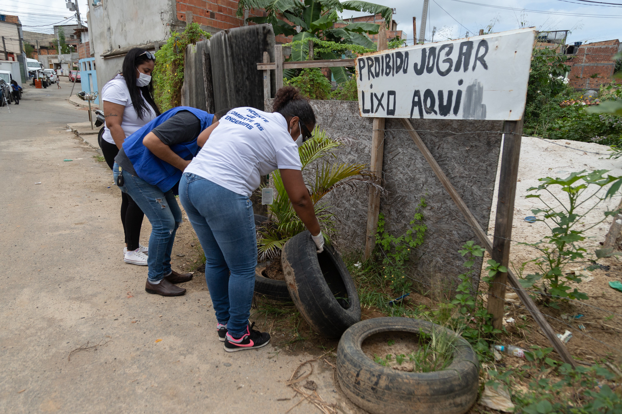 Limpieza de dengue elimina infestaciones de mosquitos en viviendas y locales comerciales en Itinga