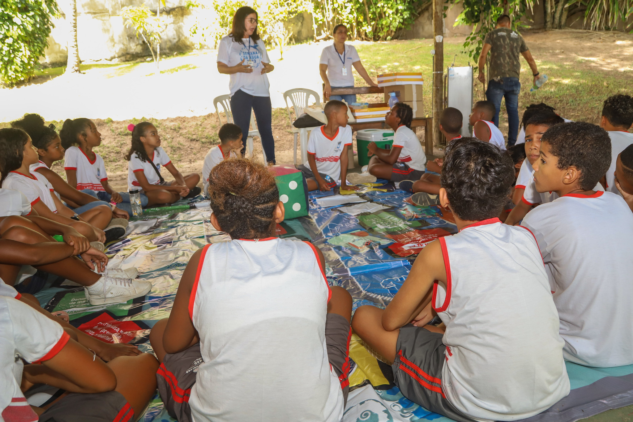 Alunos participam de atividades integrativas sobre a import�ncia da �gua no Parque Ecol�gico de Lauro de Freitas
