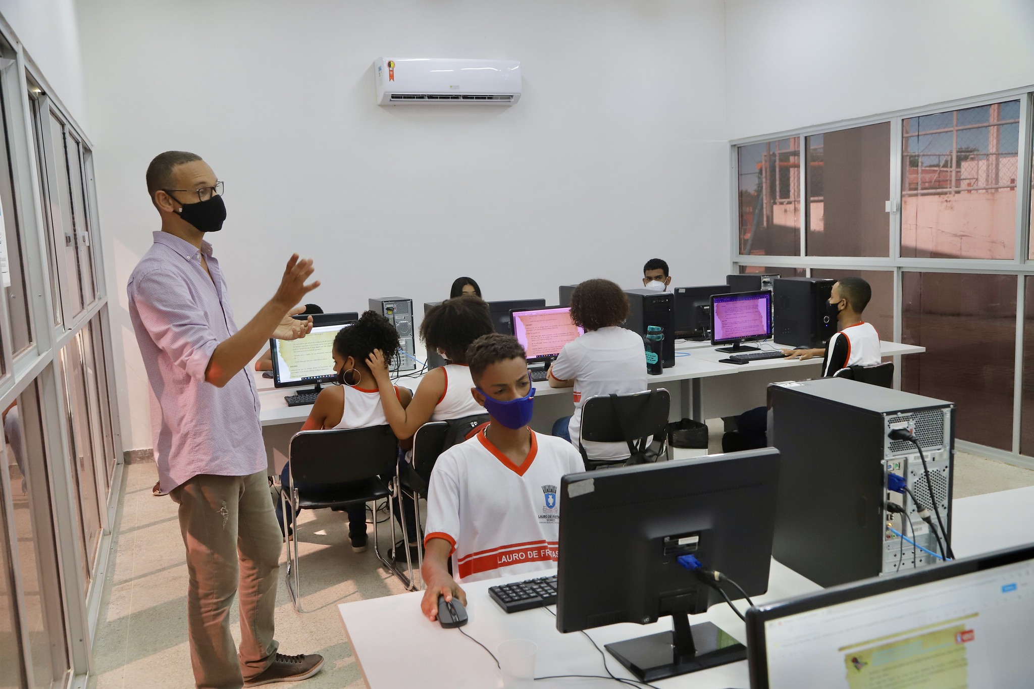 Estudantes da rede municipal de Lauro de Freitas recebem forma��o em audiovisual