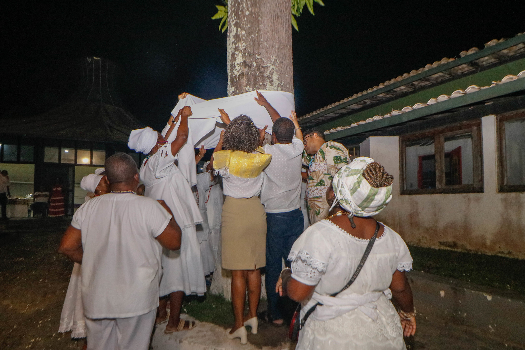 Manifesta��es de paz e contra a intoler�ncia religiosa marcam a cerim�nia de Amarra��o dos Oj�s em Lauro de Freitas