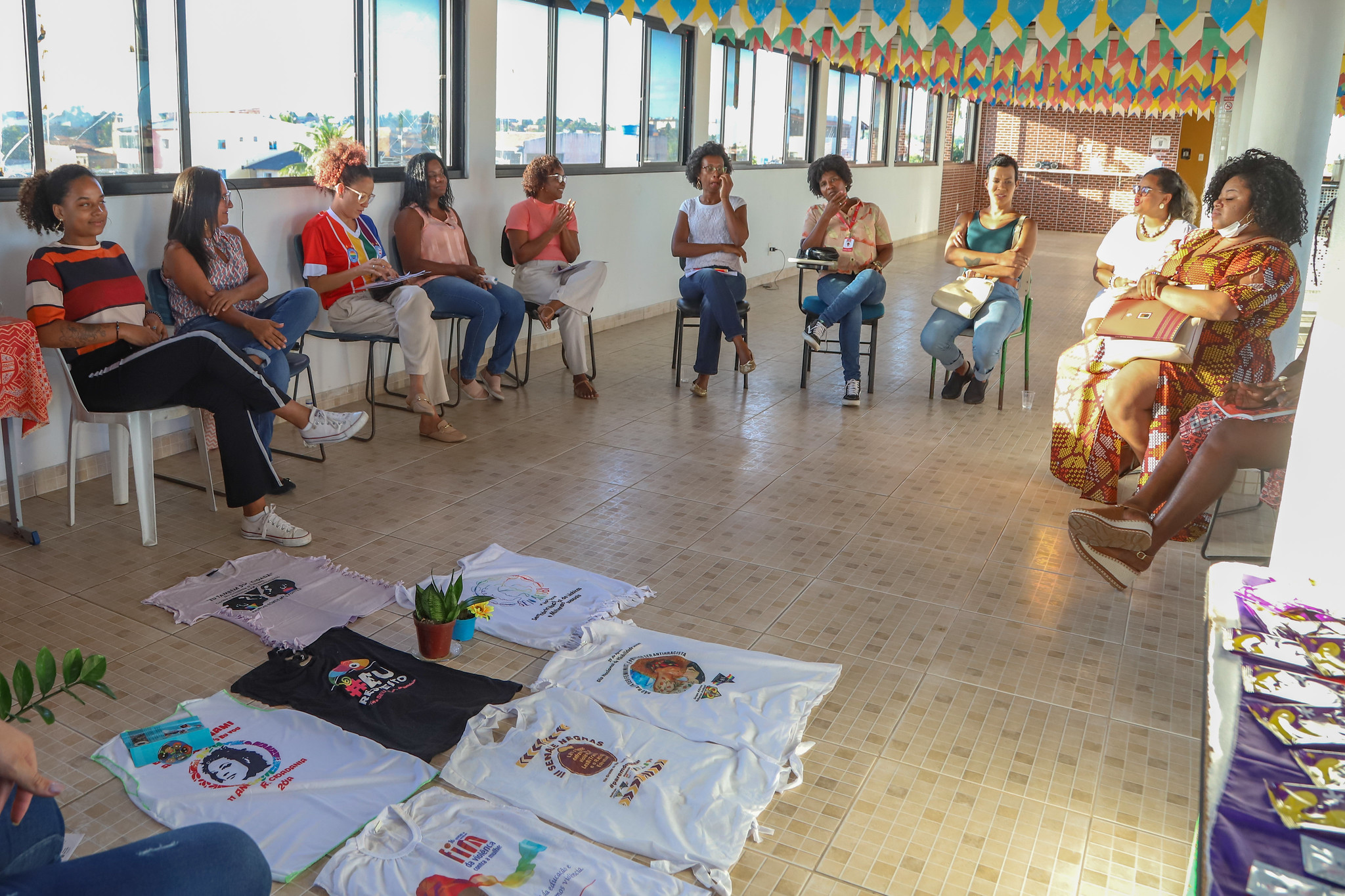 Prefeitura de Lauro de Freitas promove roda de conversa no Dia Nacional da Visibilidade L�sbica