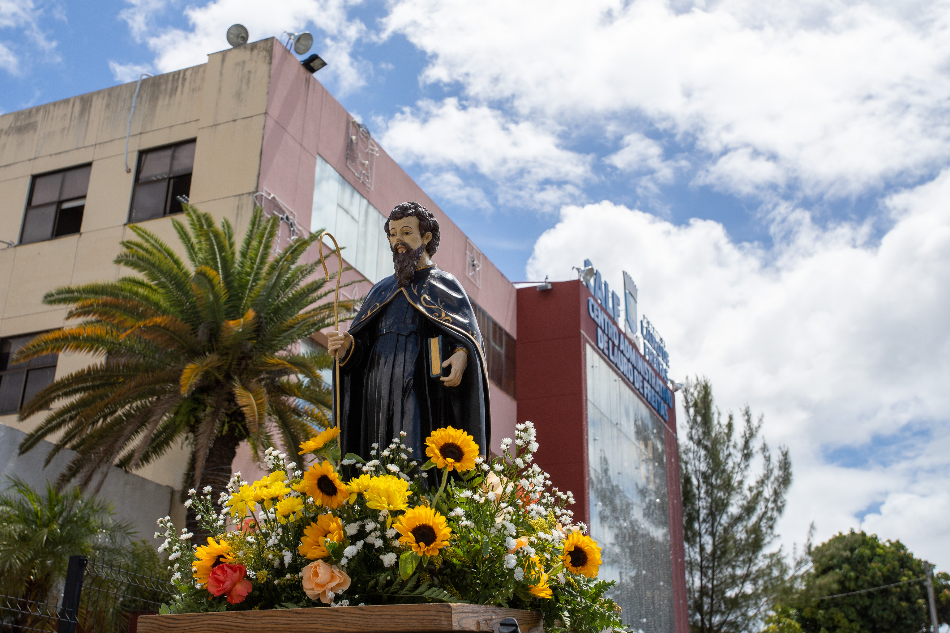 Prefeitura recebe imagem peregrina do padroeiro Santo Amaro de Ipitanga