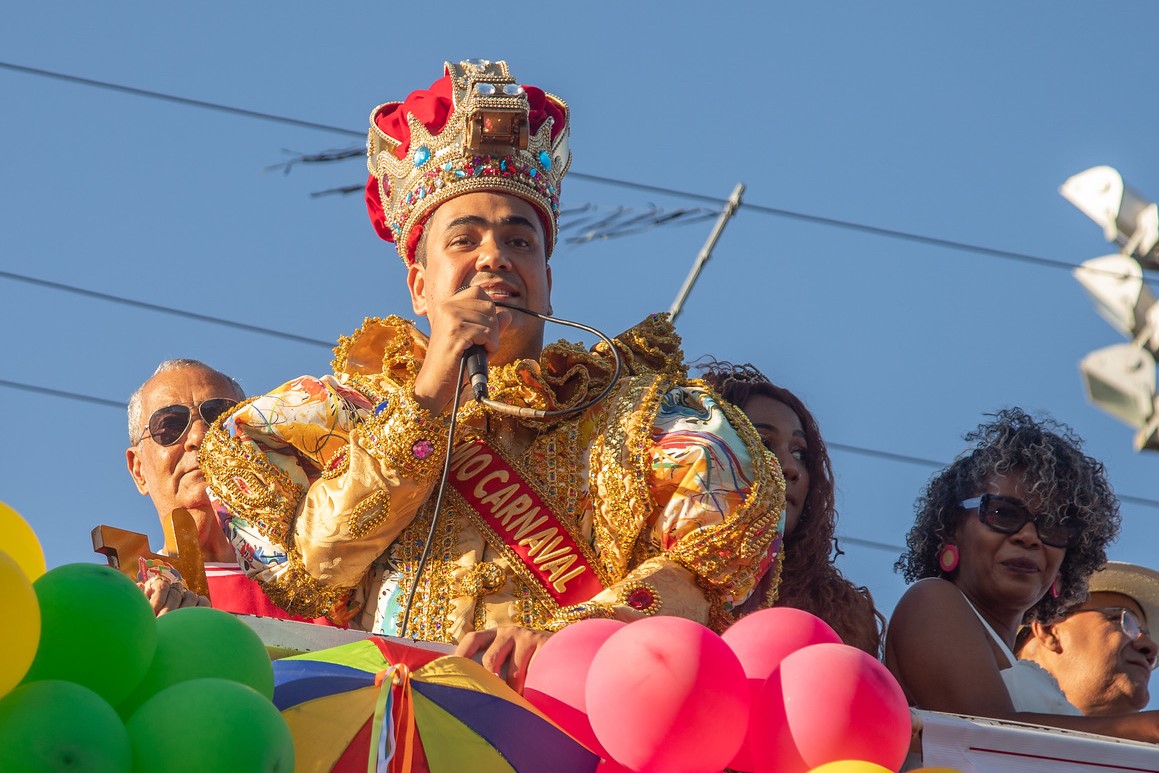 Com apoio da SECULT, concurso para escolha do Rei Momo e Rainha do carnaval de Lauro de Freitas  realizado neste sbado (20)
