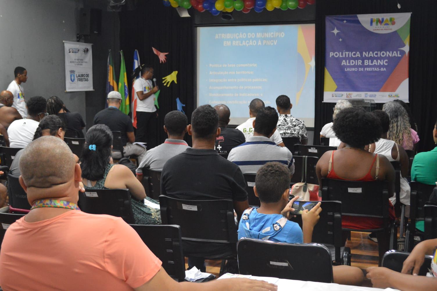 Audincia Pblica ouve populao para implantao da Poltica Nacional Aldir Blanc de Fomento  Cultura (PNAB) em Lauro de Freitas