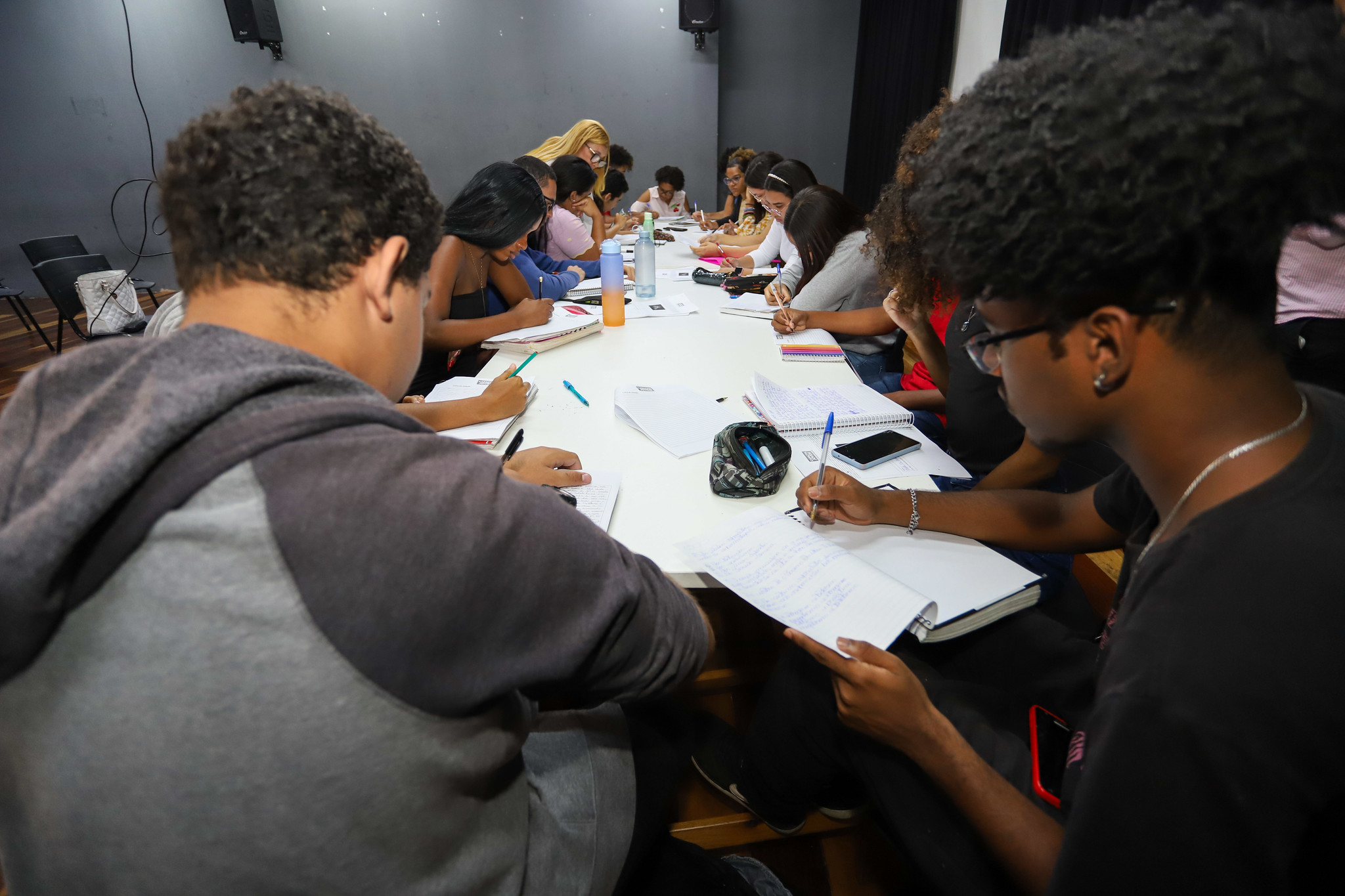 Em Lauro de Freitas, Programa Capacita Jovem oferta curso preparatrio para o 1 emprego ; saiba como se inscrever