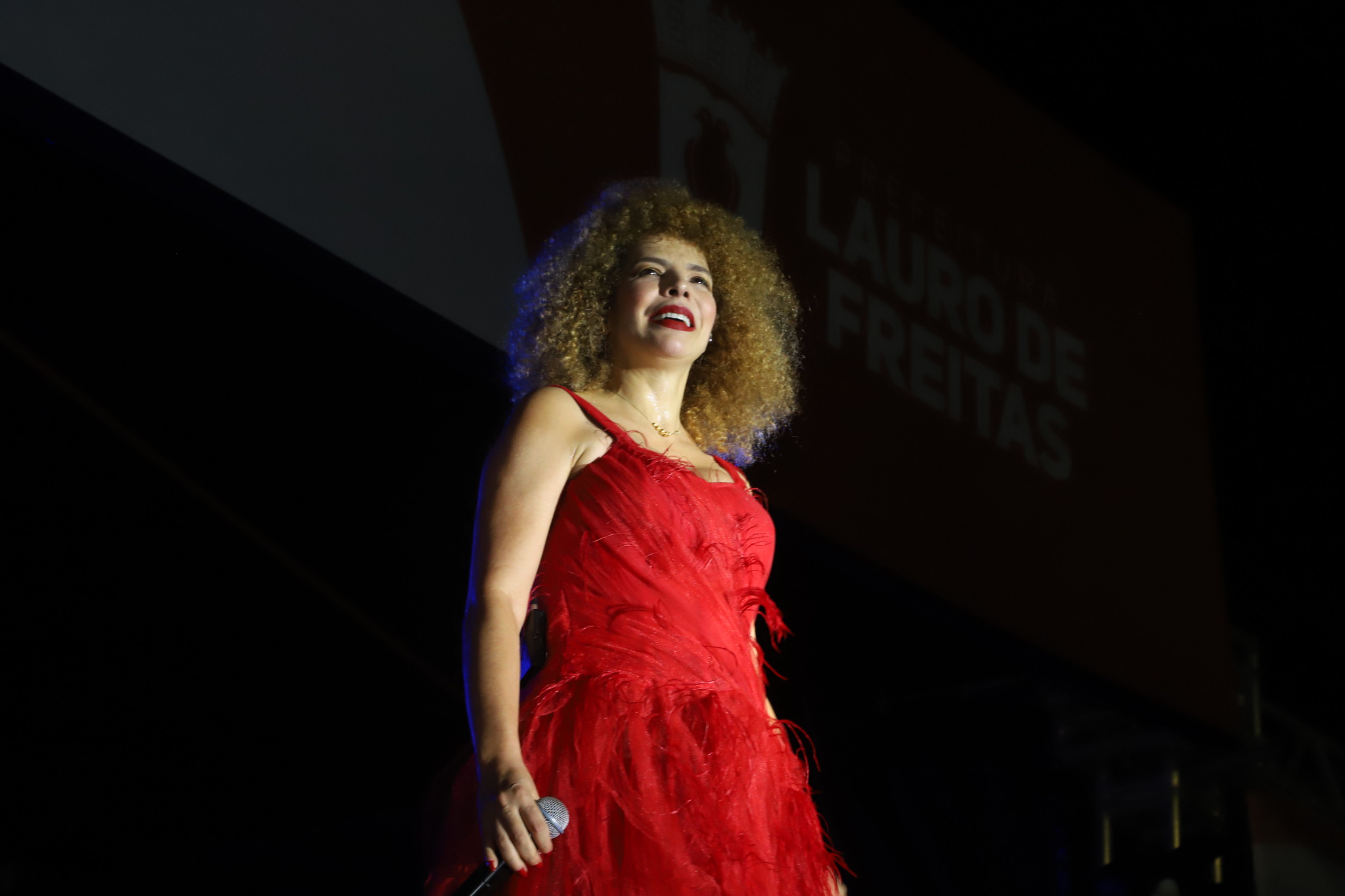 Show de Vanessa da Mata, em comemora��o aos 60 anos de Lauro de Freitas, atrai mais de 10 mil pessoas 