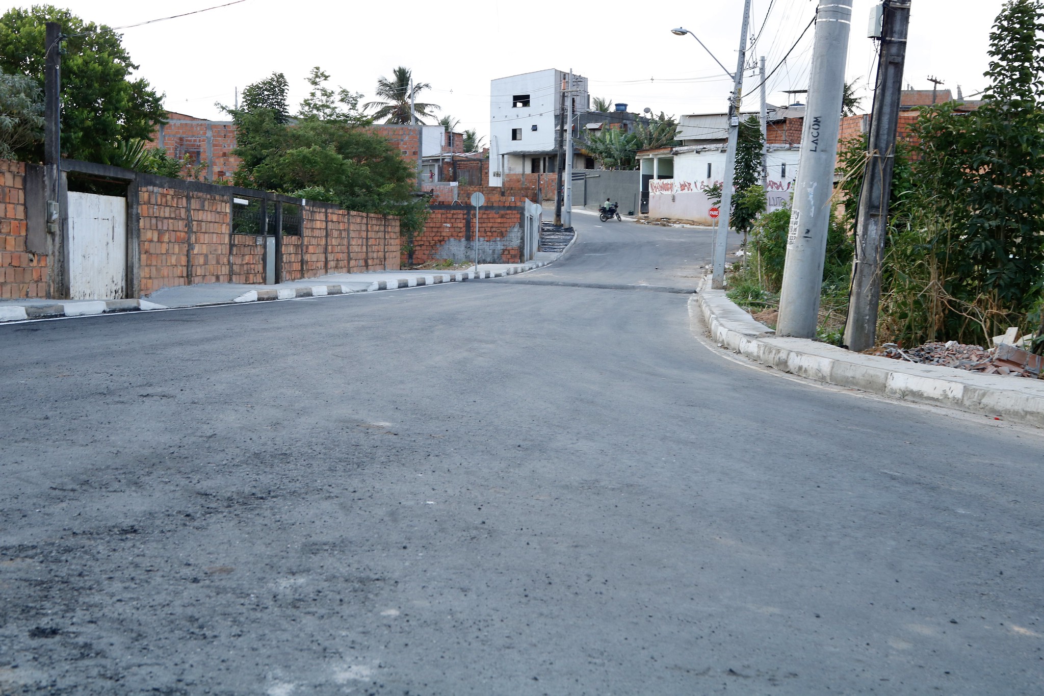 Prefeitura de Lauro de Freitas inaugura pavimenta��o asf�ltica de mais quatro ruas na Itinga neste s�bado (9)